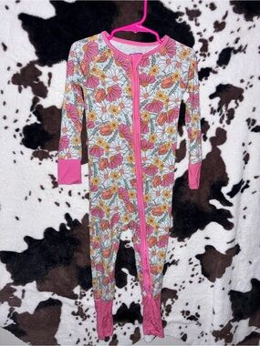 NWOT Little one shop floral pink bamboo zippy size 3t